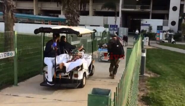 חיילים פונו לבית החולים