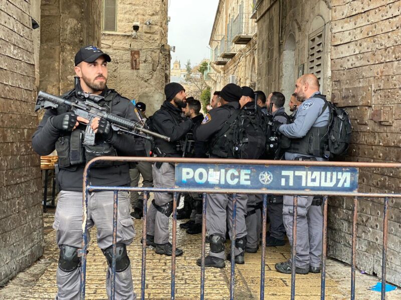 ניסיון פיגוע דקירה בירושלים: סמוך לשעה 11:00 לוחמי מג"ב הפועלים סמוך ל...