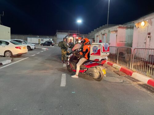 פיגוע במחסום קלנדיה: מחבל ביצע ירי לעבר המאבטחים - צפו בתיעוד