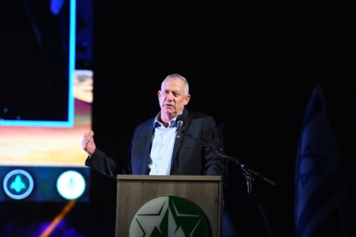 בני גנץ נואם בעצרת המודיעין בנגב