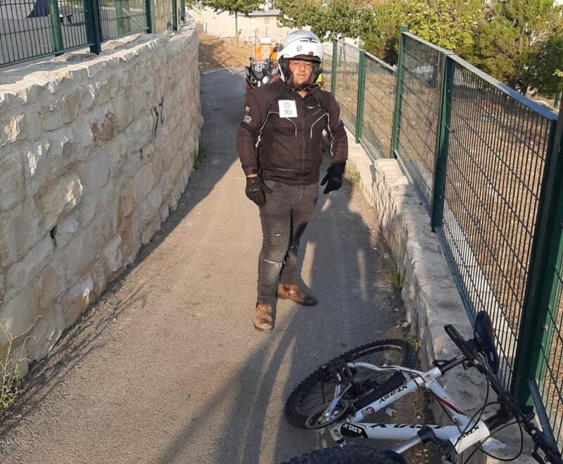 בן 60 נפל מאופניים בירושלים