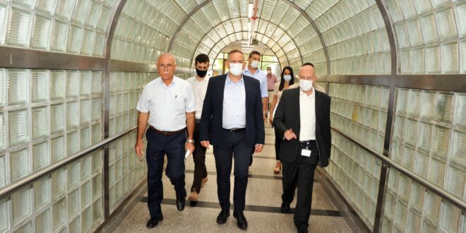 שר הבריאות במרכז הרפואי לגליל: "יש לכם בית חולים מוביל הדוגל בחדשנות ומצוינות"