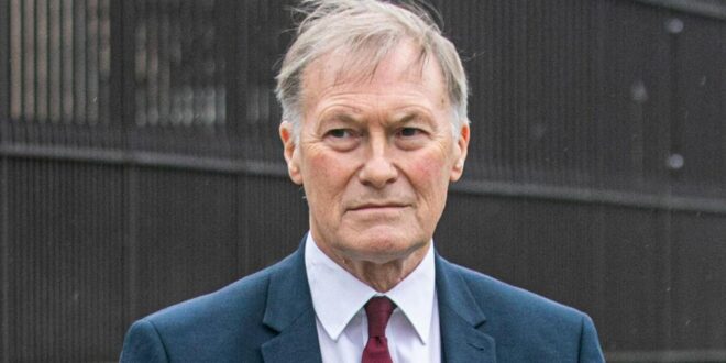 נדקר למוות בכנסייה: נקבע מותו של חבר הפרלמנט הבריטי דייוויד אמס