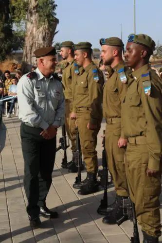 טקס סיום קורס קצינים התקיים ביחידה לתיאום פעולות הממשלה בשטחים במחנה גדעונים