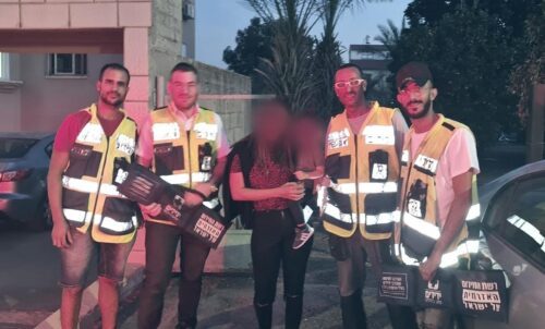 ראש העין: תינוק בן שנה וחצי ננעל בשגגה ברכב וחולץ בשלום