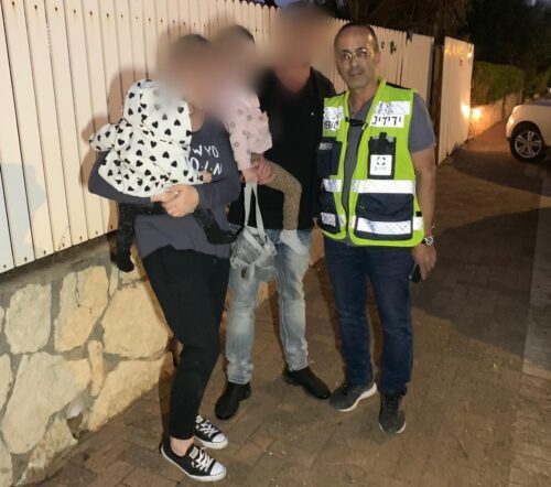 קריית אונו: ילד כבן שנתיים ננעל בשגגה ברכב וחולץ בשלום
