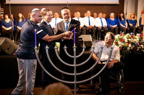 נשיא מדינת ישראל בהדלקת נר ראשון עם ארגון נכי צה”ל: “אתם הגיבורים שלנו”