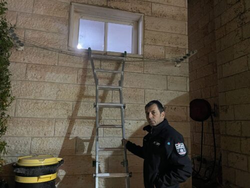 ראש אג”מ זק”א הציל את חייה של שכנתו המבוגרת: “שכבה על הרצפה הקרה לפחות יומיים”