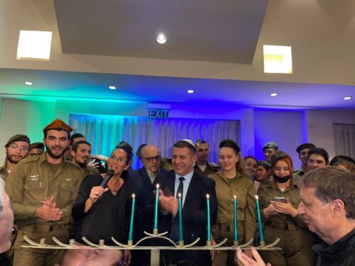 מאושר ללא קרדיט