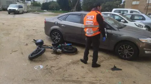 רוכב אופניים חשמליים בן 30 נפצע בינוני בתאונת דרכים באשדוד