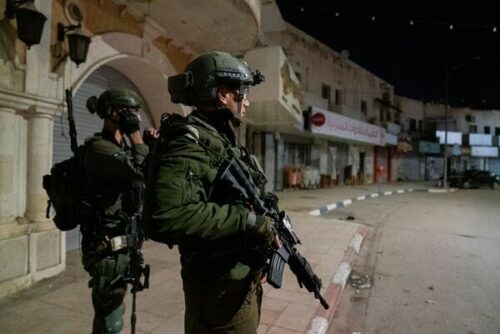 בפעילות לילית של צה"ל לסיכול תשתיות טרור ואמל"ח נעצרו תשעה חשודים 