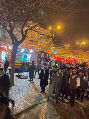 עשרות חולצו משריפה בבית שמש: "עמדו הורים וילדים שזעקו לעזרה"