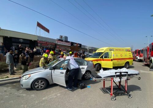 שישה בני אדם נפצעו בינוני וקל בתאונת דרכים בבאר שבע