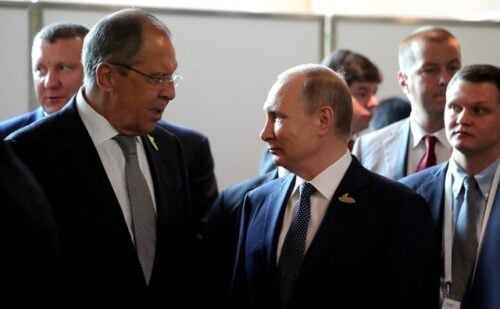 נשיא רוסיה ולדימיר פוטין ושר החוץ הרוסי סרגיי לברוב