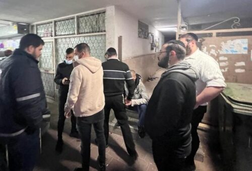 בני ברק: נעצר תושב העיר בחשד שכייס ארנקים מאנשים בסופר ונתפס "על חם"