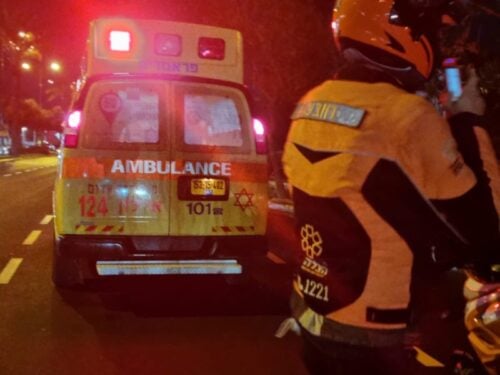 הולך רגל בן 30 נפצע קשה מפגיעת רכב בתל אביב
