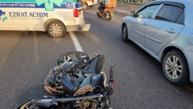 בן 25 נפצע קשה בתאונת אופנוע בכביש 1 סמוך לירושלים