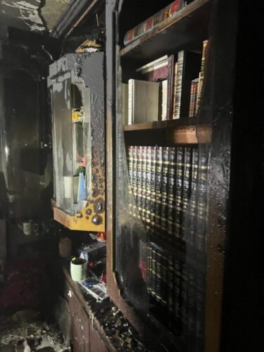 שריפה פרצה בבית מגורים בבני ברק: דיירים הונחו להסתגר בבתיהם