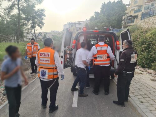 הולך רגל בן 16 נפגע מאופניים סמוך לאלעד, מצבו בינוני