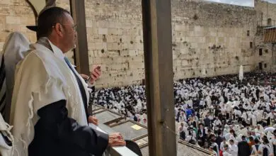 אלפים הגיעו לכותל: "המסורת והמורשת של העם היהודי אינם ניתנים לערעור"