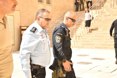 יום השישי האחרון של חודש הרמדאן: אלפי שוטרים נפרסו ברחבי ירושלים