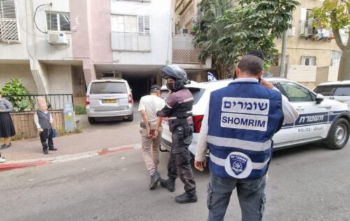 הצליבו מידע במהירות ותפסו את החשוד בגניבת אופניים, שוטרים הגיעו למקום