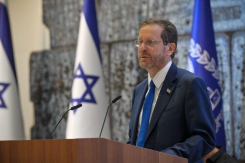 הרצוג בטקס האזכרה המשותף לנשיאי וראשי ממשלות שנפטרו: "שנעפיל ונגיע לדרגתם"