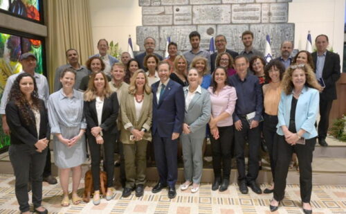 נשיא המדינה, יצחק הרצוג ורעייתו מיכל אירחו היום (שלישי) את המפגש הראשון של פורום האקלים הישראלי