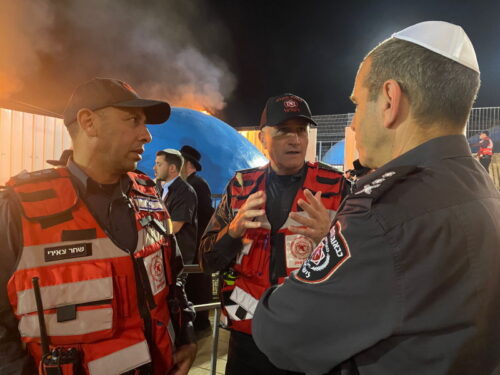נציב כב"ה הגיע למירון, 150 לוחמי אש ומפקדים פרוסים בהר
