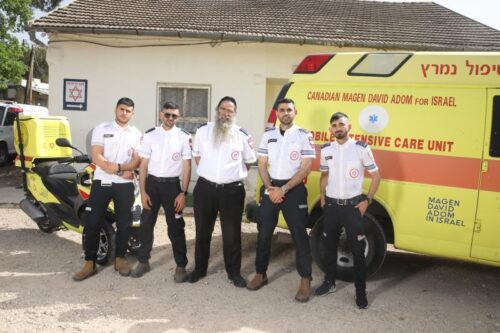 הלך בעקבות הילדים: בגיל 50 נרשם לקורס מציל חיים במד"א