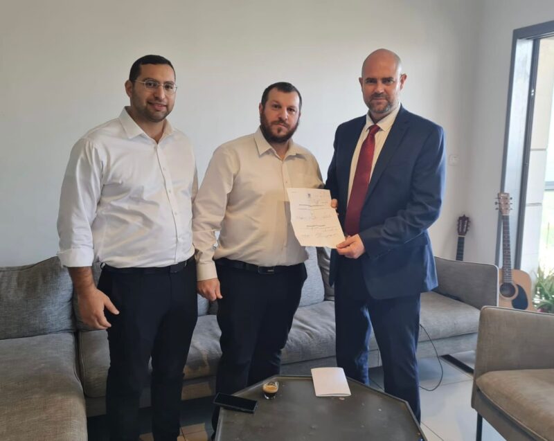 The incoming Minister of Heritage resigned from the Knesset under Norwegian law