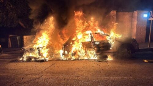 שריפה - הצתה - רכב שרוף - רכב בוער - להבות - שריפה