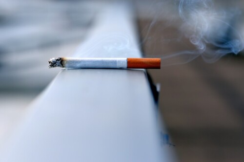 تدخين السجائر