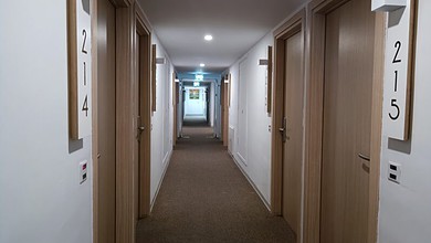 בית מלון - חדרים - מסדרון