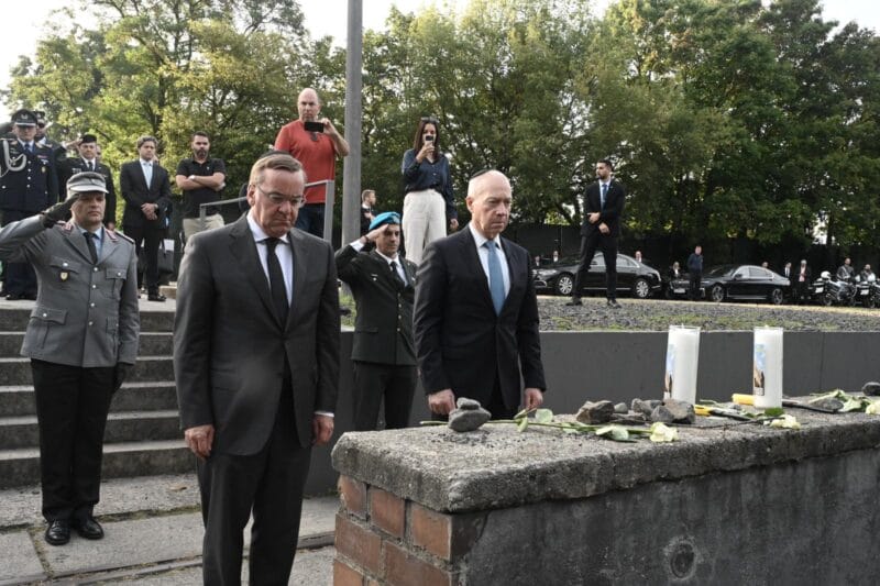 Defense Minister Yoav Galant visits ‘Platform 17’ memorial in Berlin and announces historic defense deal
